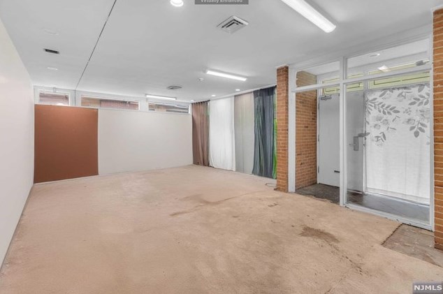 88 Chancellor Ave, Newark NJ 07112-1756 exterior