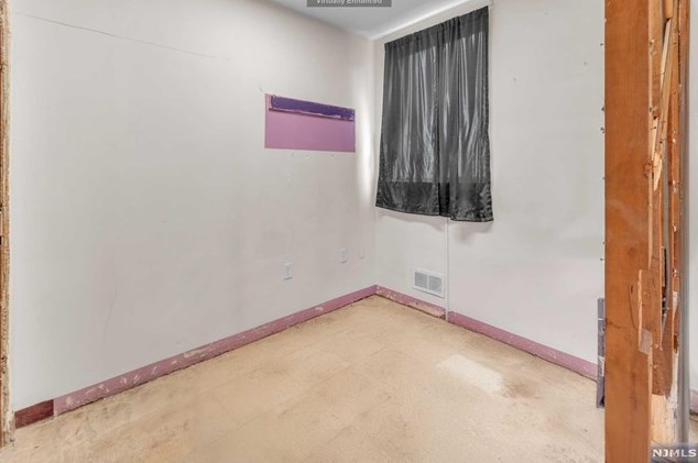 88 Chancellor Ave, Newark NJ 07112-1756 exterior