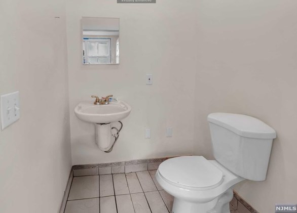 88 Chancellor Ave, Newark NJ 07112-1756 exterior