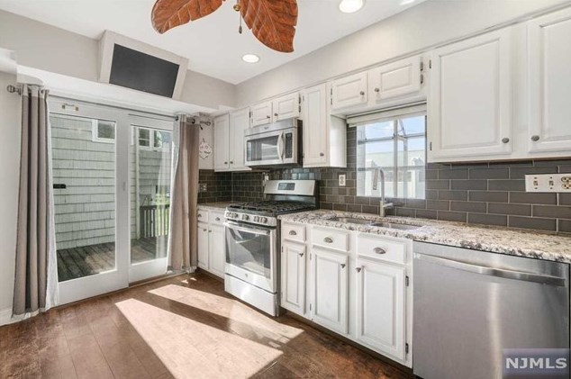 65 Harrison St, West Paterson NJ 07424-1655 exterior