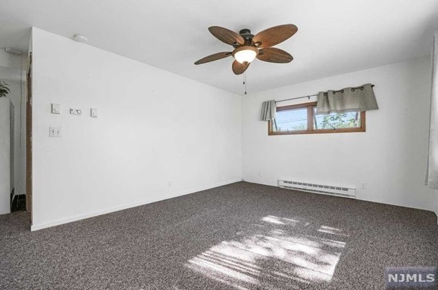 65 Harrison St, West Paterson NJ 07424-1655 exterior