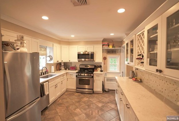 237 Glen Ave, Midland Pk, NJ 07432