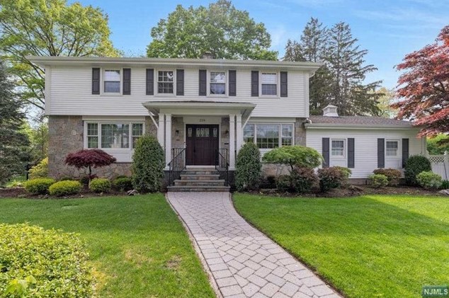 228 Country Club Dr, Oradell, NJ 07649-1812