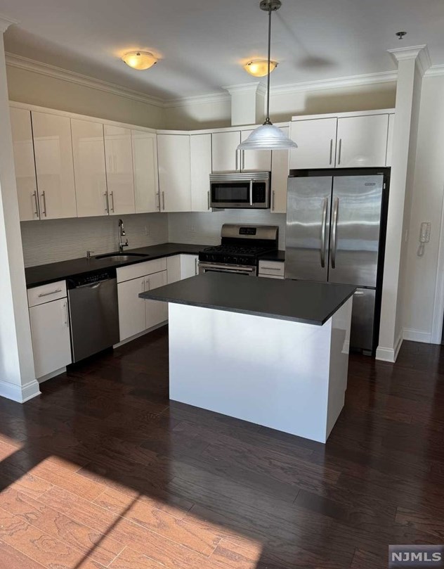 2001 Hudson Terrace #304, West Fort Lee, NJ 07024