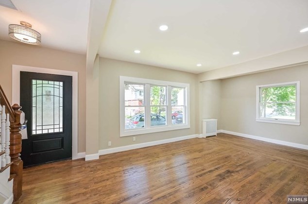 128 Grand St, N Milford NJ 07646-2626 exterior