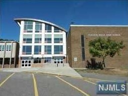 8 Serrell Dr, Montvale NJ 07645-1150 exterior