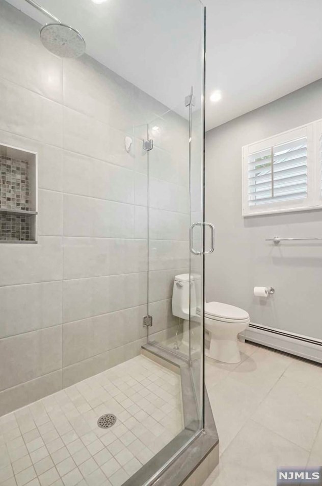 8 Serrell Dr, Montvale NJ 07645-1150 exterior