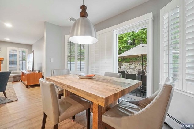 8 Serrell Dr, Montvale NJ 07645-1150 exterior