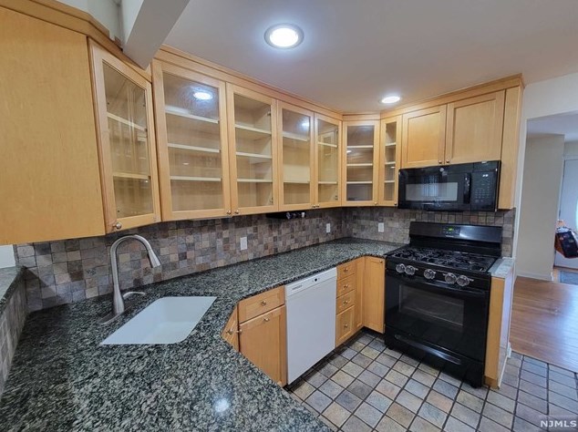 230 Beech Dr S, River Edge, NJ 07661