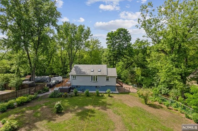76 Island Terrace, Oakland, NJ 07436
