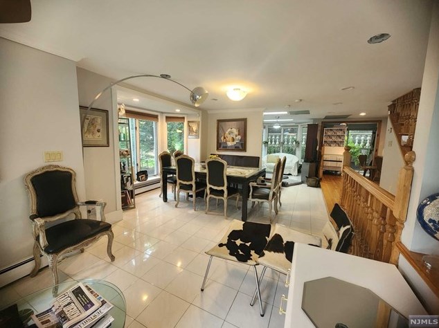 796 Old New Bridge Rd, Teaneck, NJ 07666