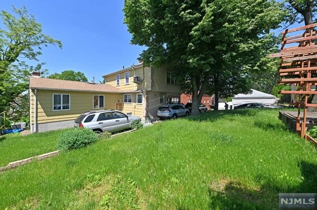 60 Sampson St, Outwater, NJ 07026-2737