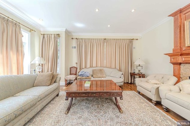 14 Homestead Rd, Tenafly NJ 07670 exterior