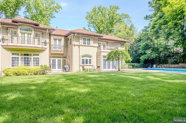 14 Homestead Rd, Tenafly NJ 07670 exterior