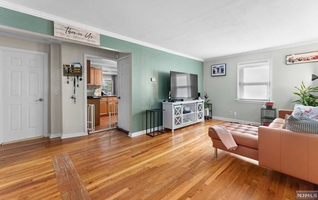 34 Stanley St, Clifton NJ 07013-1309 exterior