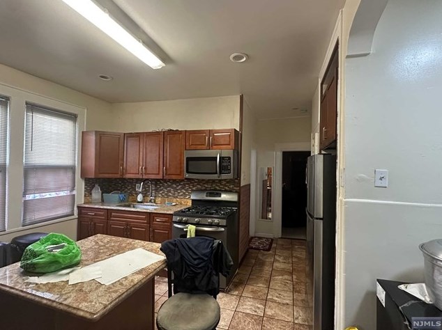 117 W Grove Terrace, Irvington, NJ 07111