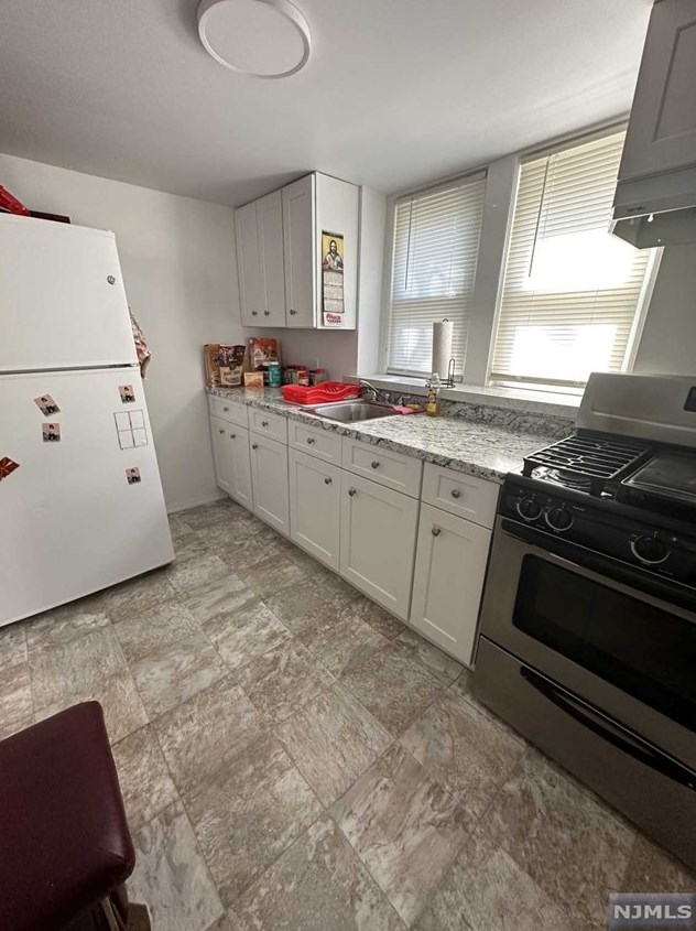 282 Macarthur Ave #1, Outwater, NJ 07026