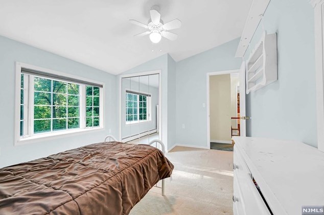 57 Calumet Ave, Oakland NJ  07436-2914 exterior