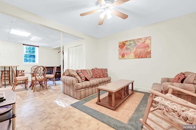 57 Calumet Ave, Oakland NJ  07436-2914 exterior