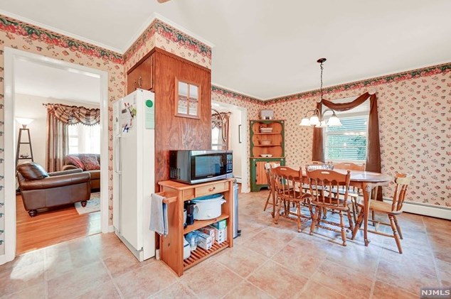 57 Calumet Ave, Oakland NJ  07436-2914 exterior