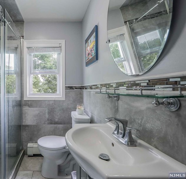 773 George St, Teaneck NJ 07666-5308 exterior