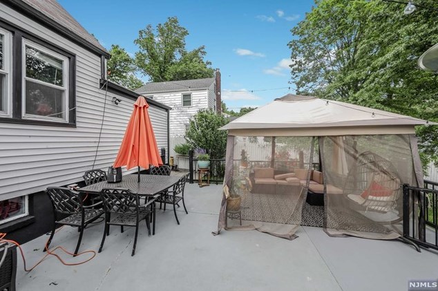 773 George St, Teaneck NJ 07666-5308 exterior