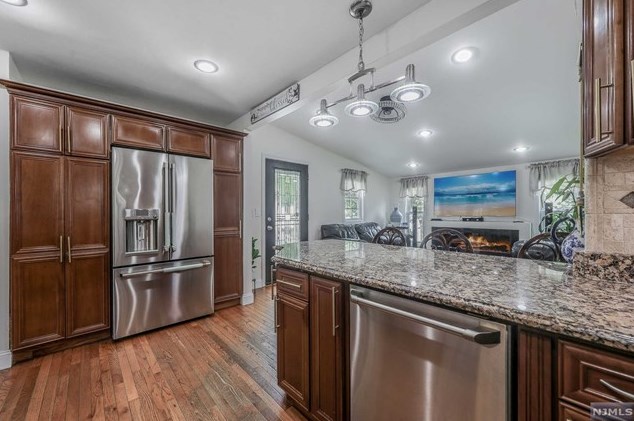 773 George St, Teaneck NJ 07666-5308 exterior