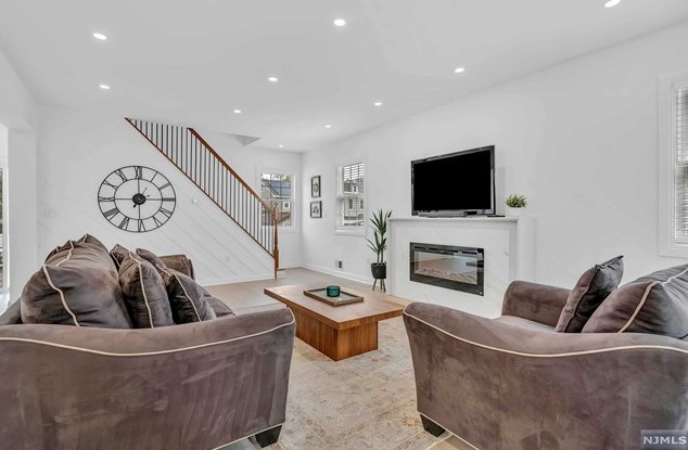 109 Orange St, Englewood, NJ 07631-3242