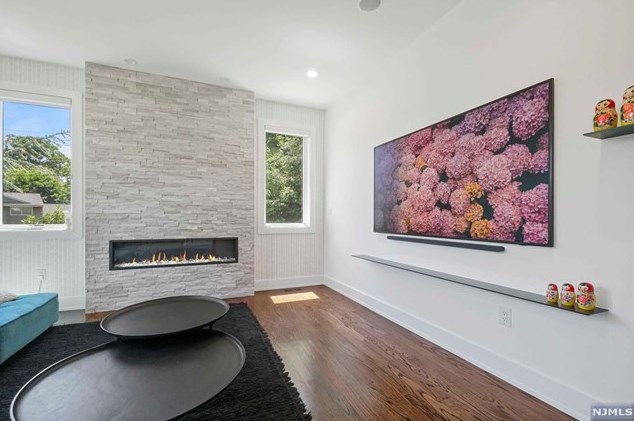 55 Cedar St, Cresskill NJ 07626-2508 exterior