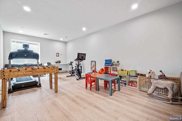 55 Cedar St, Cresskill NJ 07626-2508 exterior