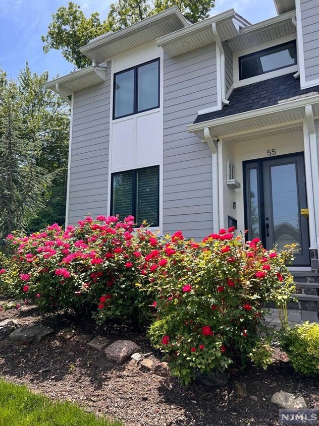 55 Cedar St, Cresskill NJ 07626-2508 exterior
