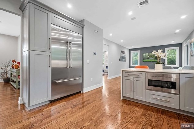 55 Cedar St, Cresskill NJ 07626-2508 exterior