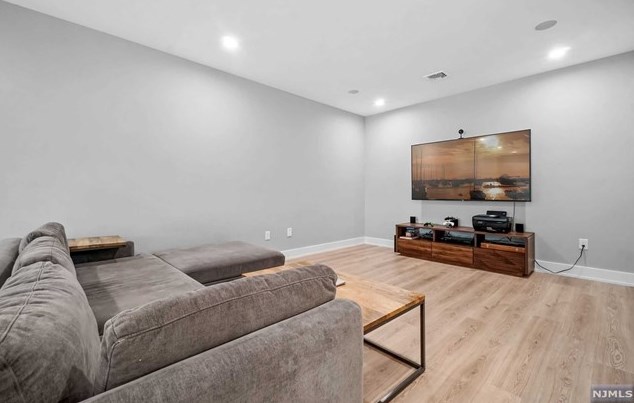 55 Cedar St, Cresskill NJ 07626-2508 exterior