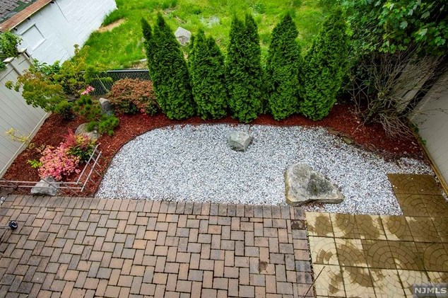 2468 6 St, West Fort Lee NJ 07024-7837 exterior