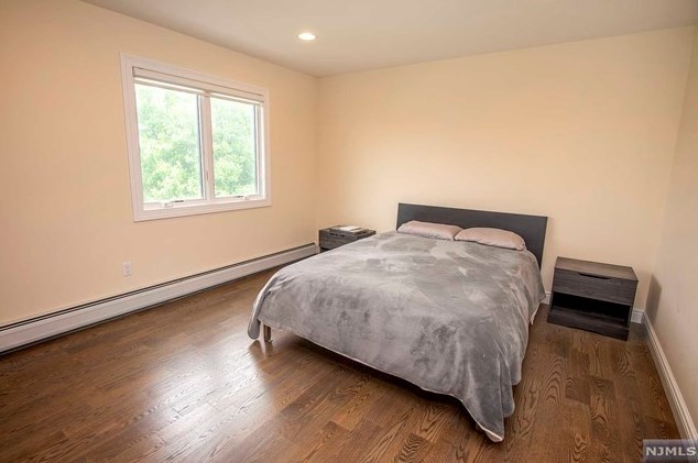 2468 6 St, West Fort Lee NJ 07024-7837 exterior