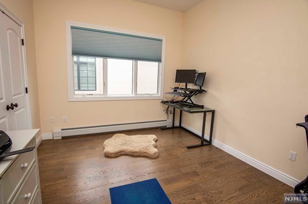 2468 6 St, West Fort Lee NJ 07024-7837 exterior