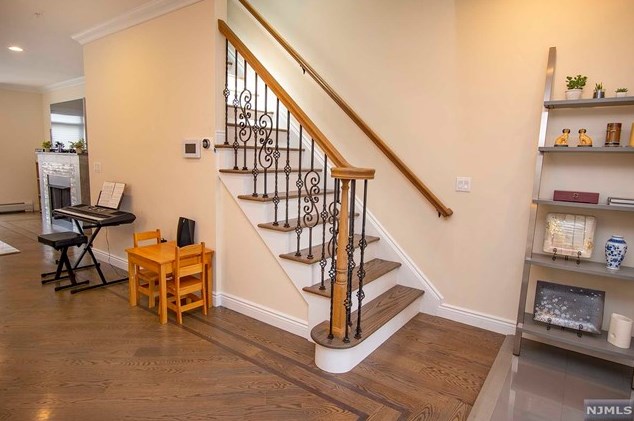 2468 6 St, West Fort Lee NJ 07024-7837 exterior