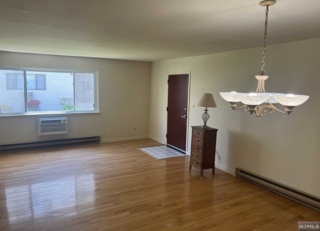 250 Grant Ave, Lyndhurst, NJ 07071-1927