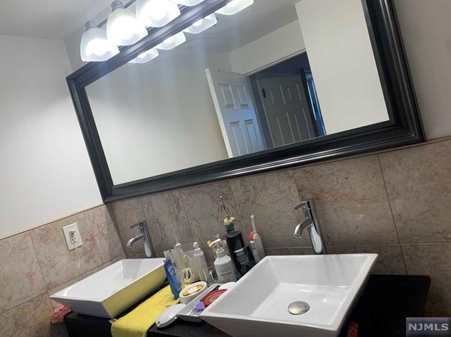 800 Palisade Ave, West Fort Lee NJ 07024-4111 exterior