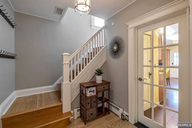 51 Leroy Pl, Ridgewood, NJ 07450-4312