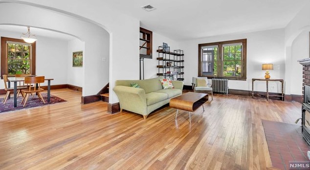 245 Bogert Ave, Ridgewood, NJ 07450-2701