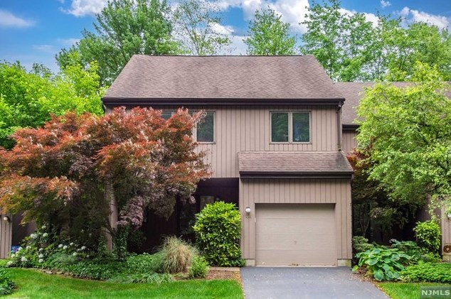 34 Windmill Dr, Morristown, NJ 07960-5977