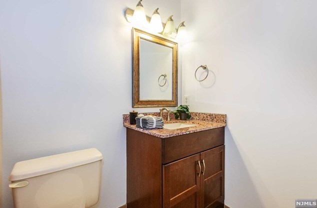 34 Windmill Dr, Morristown NJ  07960-5973 exterior