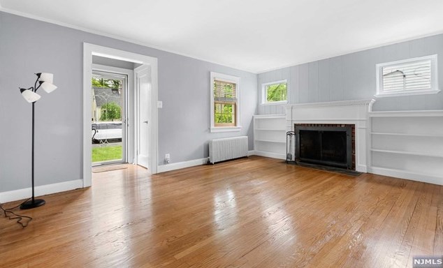 24 Downing Pl, Harrington Park, NJ 07640-1407