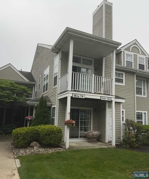 1254 Garrison Ct, Mahwah, NJ 07430-3236