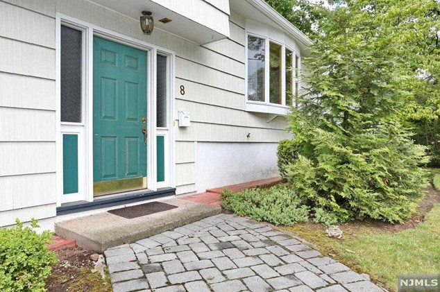 8 Harlan Dr, Dumont, NJ 07628-1018