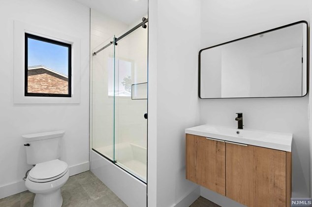 461 Bagley Pl, Cliffside Park NJ 07010-2002 exterior