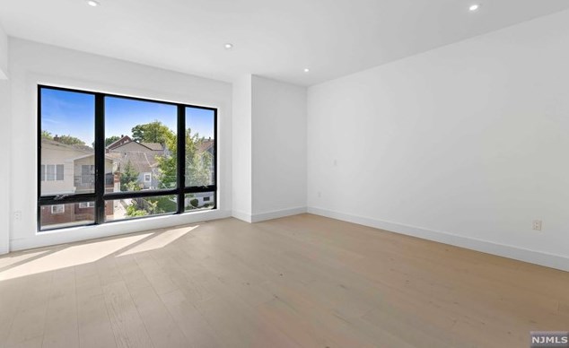 461 Bagley Pl, Cliffside Park NJ 07010-2002 exterior