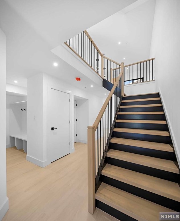 461 Bagley Pl, Cliffside Park NJ 07010-2002 exterior