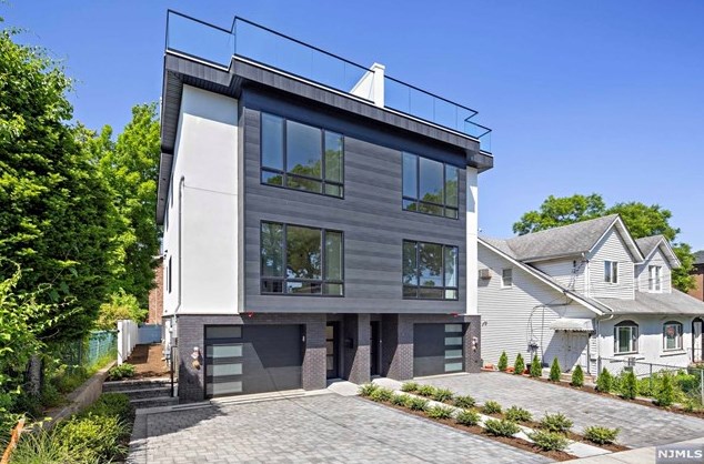 461 Bagley Pl, Cliffside Park, NJ 07010-2001